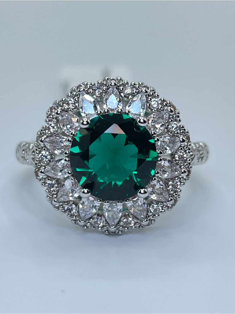 Swarovski Crystal Elements Emerald Green Crystal Halo Art Deco Ring Sz 9